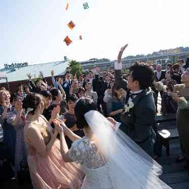 ユニオンハーバー/UNION HARBOR フラワーシャワーでは無くお菓子で祝福