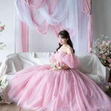 お姫様すぎないナチュラルな可愛らしさ