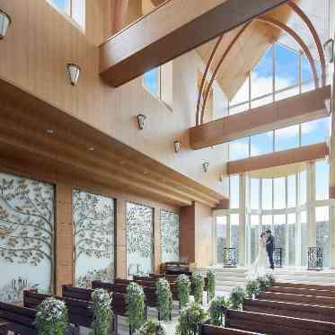 ララシャンス 太陽の丘 天井高は12mもあり圧迫感の無い開放的なチャペル