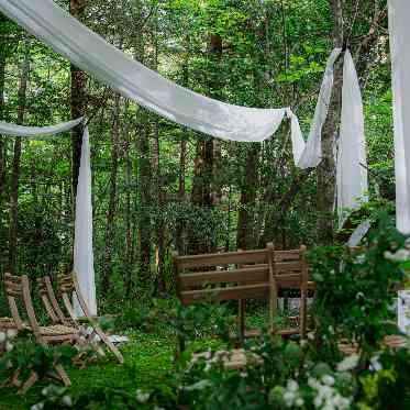 ANELLI軽井沢(アネーリ軽井沢) 避暑地の軽井沢らしい開放的なガーデンウェディング