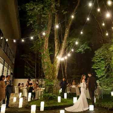 ANELLI軽井沢（アネーリ軽井沢） 幻想的なナイトウェディング。軽井沢の自然を感じる