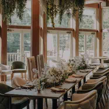 プリムローズガーデン 森と水の教会 森のレストラン