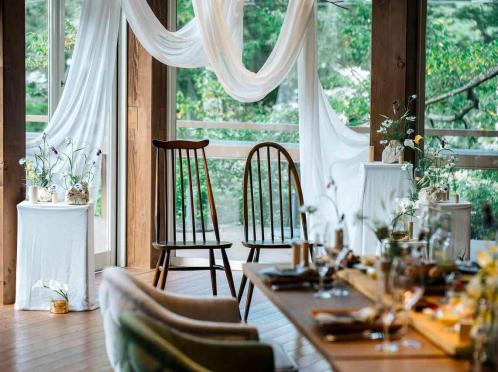 プリムローズガーデン 森と水の教会 披露宴会場