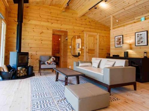 プリムローズガーデン 森と水の教会 ロビー・控室