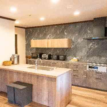 プリムローズガーデン 森と水の教会 キッチン完備