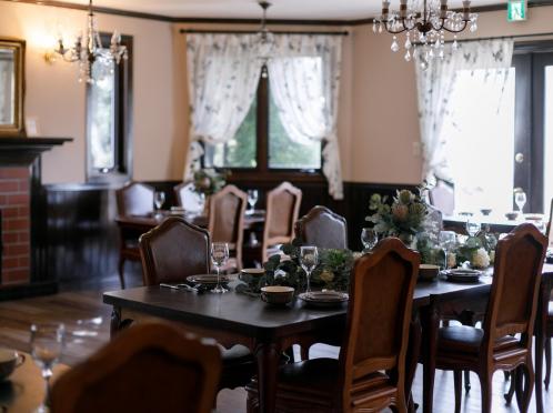 プリムローズガーデン 森と水の教会 ロビー・控室