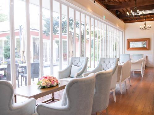 プリムローズガーデン 森と水の教会 ロビー・控室