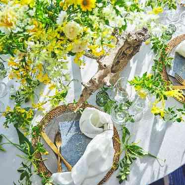 ヴェルジェくらしき/FIVESTAR WEDDING 青×黄が印象的なテーブルコーデ