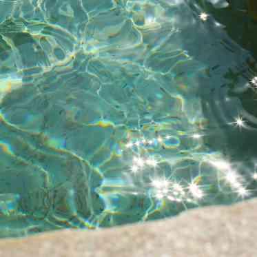 ヴェルジェくらしき/FIVESTAR WEDDING 光り輝く水がチャペルの輝きを連想させる