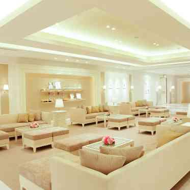 テイストの異なる各会場に合わせた専用ホワイエ