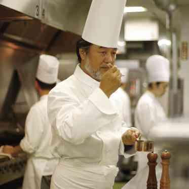 横浜ベイホテル東急 フランス料理の巨匠　石鍋裕　一流レストランで修行後「クイーン・アリス」をオープン