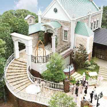 すべてが外国映画のような雰囲気でゲストにも非日常を味わってもらえる