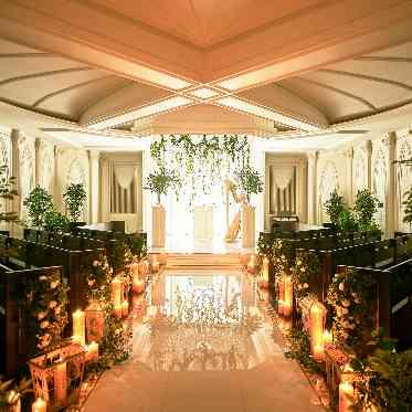 キャンドルを灯した幻想的な挙式