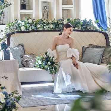 アンジェリオン オ プラザ TOKYO/エスクリウェディング 華やかな空間でありながらもソファスタイルでゲストとの距離は近くで過ごせる空間作り