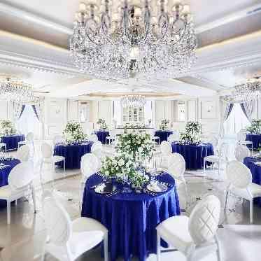 アンジェリオン オ プラザ TOKYO/エスクリウェディング どの席からもメイン席が良く見えるように設計された「ダイヤモンド型」の会場