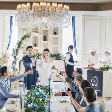 アンジェリオン オ プラザ TOKYO/エスクリウェディング ゲストの表情がしっかり見える距離感。笑顔が交わるアットホームな時間を演出。