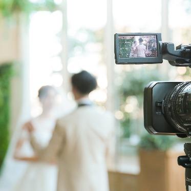 【ライヴ配信】結婚式の様子をライヴ配信し、参列できないゲストにも届けることが叶う
