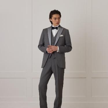 タキシードも充実のラインナップ