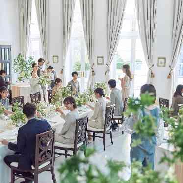 アーフェリーク迎賓館(熊本)/テイクアンドギヴ・ニーズウェディング ゲストとの会話も自然と増えて笑顔いっぱいのパーティ