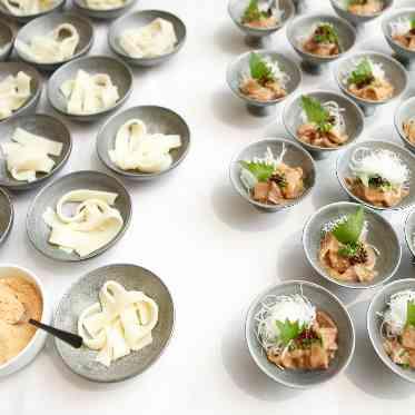 パルスファイブ 県外出身のおふたりは地元の名物料理を食べ比べ。