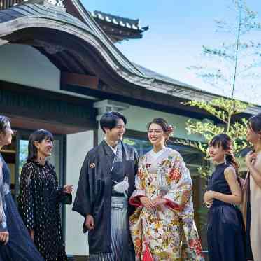 ゲストの方とプライベートガーデンでお写真タイム