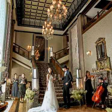 百花籠（ひゃっかろう）-Neo Japanesque Wedding- 大階段がお二人かもちろん、ゲストの方々の写真スポット