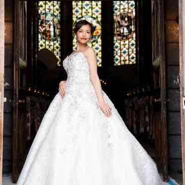 グランドパティオ都城 荘厳なステンドグラスは圧巻の感動