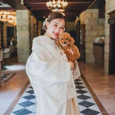 グランドパティオ都城 1階ロビーにて愛犬と一緒に