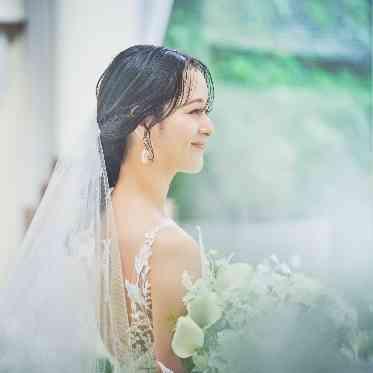 ザ・ピーク プレミアムテラス 自然光がおふたりの誓いを優しく見守ります