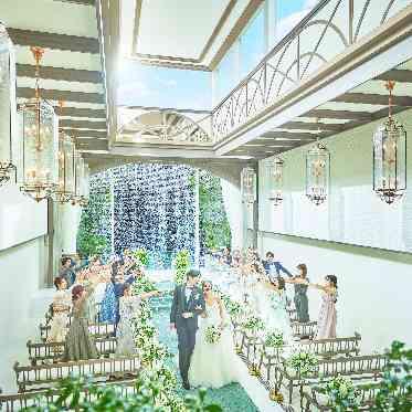 ザ・ピーク プレミアムテラス 自然光あふれる空間でのフラワーシャワー