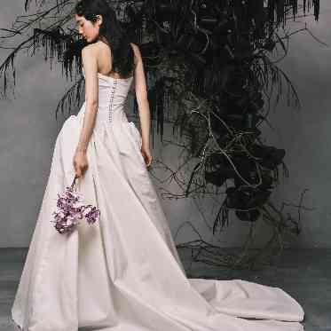 ベイサイド迎賓館(鹿児島)/テイクアンドギヴ・ニーズウェディング 3000着以上と多彩な衣裳バリエーションを誇る