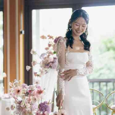 THE　GARDEN　PLACE　SOSHUEN（蘇州園） 繊細なレースをあしらったスレンダーなドレス