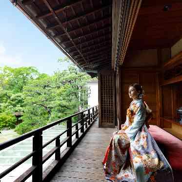 THE　GARDEN　PLACE　SOSHUEN（蘇州園） 古典柄から現代風なものまで和装もデザインは豊富に