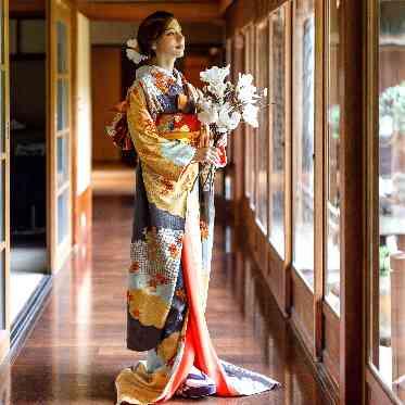 THE GARDEN PLACE SOSHUEN(蘇州園) 四季を感じる柄行と蘇州園の庭園が相まって、美しい花嫁姿に