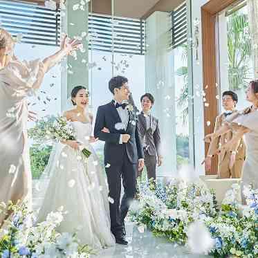 THE MEETS MARINA TERRACE(ザ・ミーツ マリーナテラス) 大きなガラス窓いっぱいに青空と緑が広がる、開放的なロケーション