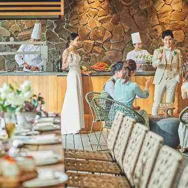 THE MEETS MARINA TERRACE(ザ・ミーツ マリーナテラス) 会場から続くプライベートテラスではシェフの料理演出も叶う!