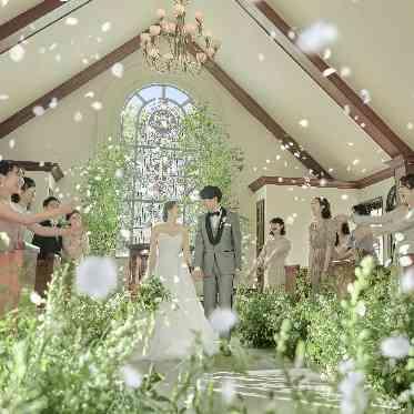 フェアブルーム水戸アメイジングステージ 自然光がドレス姿をより美しくしてくれます