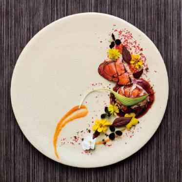 フェアブルーム水戸アメイジングステージ 運ばれた時のゲストの表情をイメージしてお造りしております