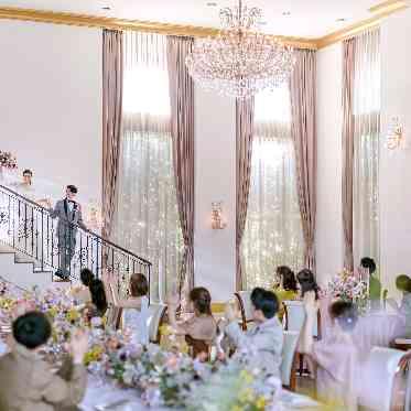 ゆったり優雅にテーブルラウンド 大切なゲストとアットホームな時間を過ごす