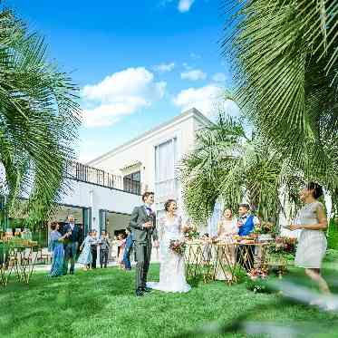 披露宴会場に備え付きのガーデンで楽しく過ごす!