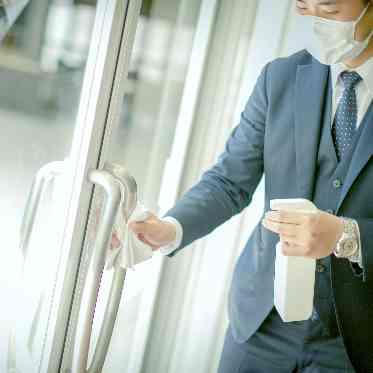 各施設は、こまめな清掃・消毒を実施し、衛生管理を徹底いたします。