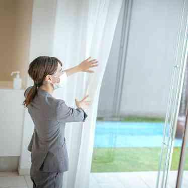 各施設では定期的に換気を実施いたします。