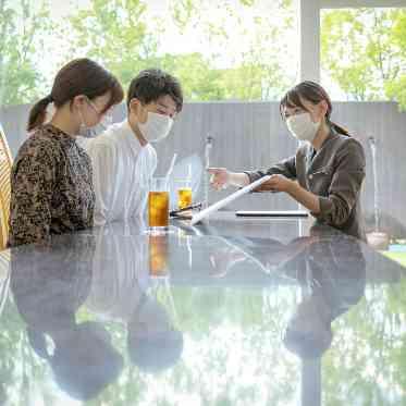 会場のご見学やお打合せは、おふたりの体調を最優先にご案内させていただきます。