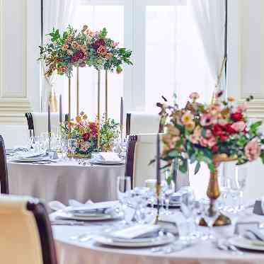 エヴァウイン小山プレミアムスィーツ 白い会場はコーディネートも自由自在!