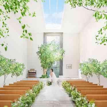 ブランレヴュー宇都宮 アクアテラス 天井高8Mの開放的なチャペル。