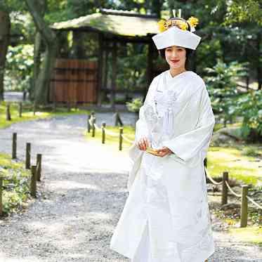 神楽家 (かぐらや) まずは「試着をしたい!」という花嫁は、ウエディングサロンへお問合せ下さい