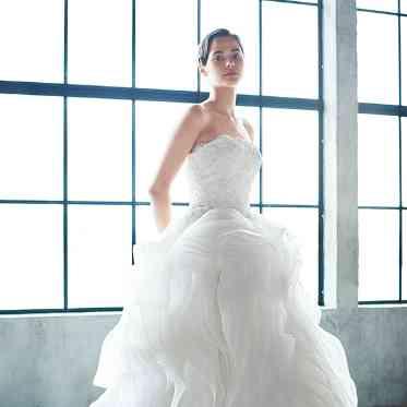 神楽家 (かぐらや) 提携衣装店「フォーシス&カンパニー」で運命の一着を見つけてください