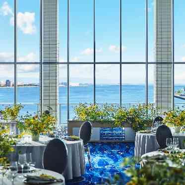 ノートルダム神戸/FIVESTAR WEDDING まるで海の中にいるような披露宴会場