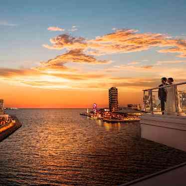 ノートルダム神戸/FIVESTAR WEDDING 移り変わる神戸の景色をバックに一生に一度の日を