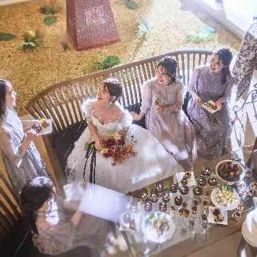 ノートルダム神戸/FIVESTAR WEDDING 水辺もありリラックスした雰囲気になれるから、ゲストとの会話も弾む